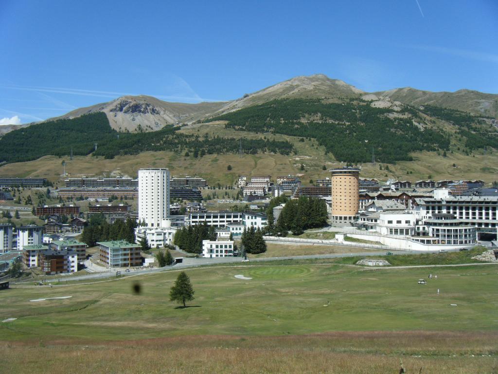 Tiny House Lägenhet Colle Colle Sestriere Exteriör bild